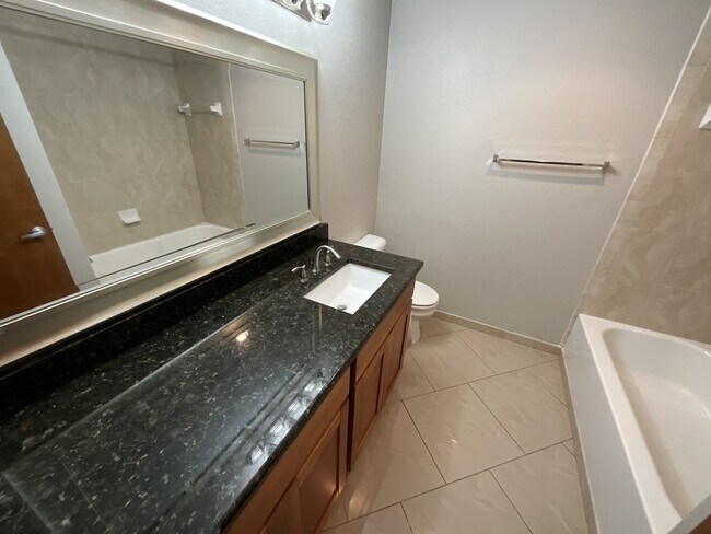 Building Photo - 8555 Bernwood Cove Loop