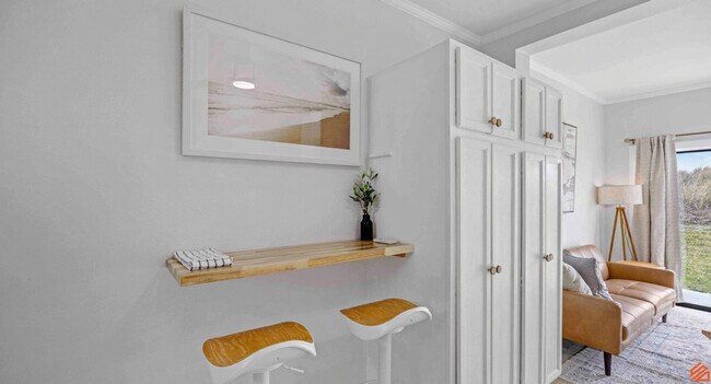 Building Photo - 460 Abalone Ct