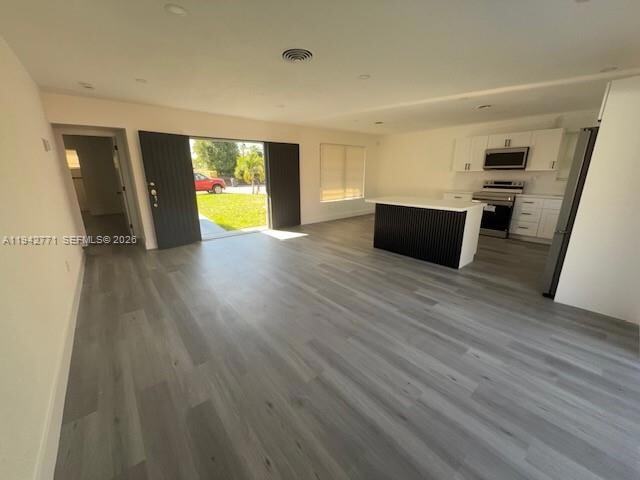 Building Photo - 275 NE 173rd St