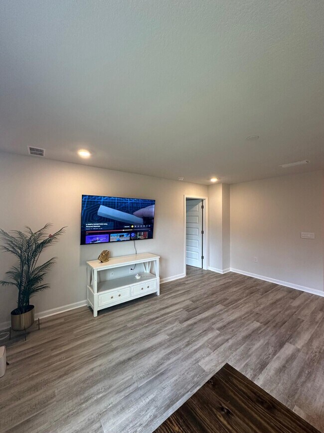 Building Photo - 8670 Pathstone Blvd