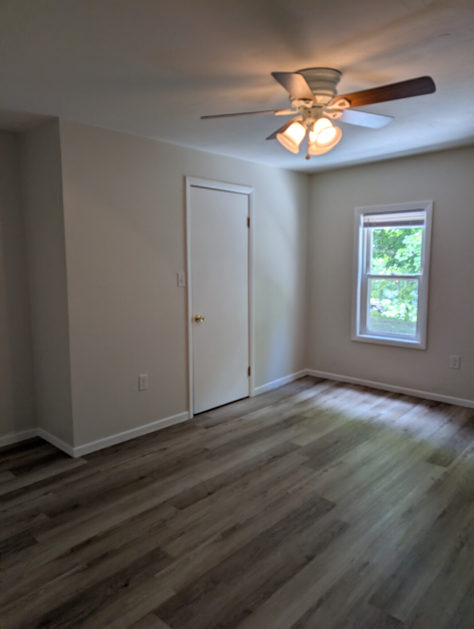 Building Photo - 10 Starzec Dr