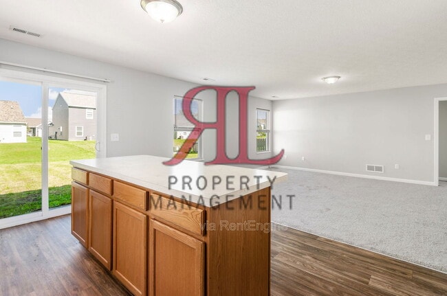 Building Photo - 5622 Branchville Dr