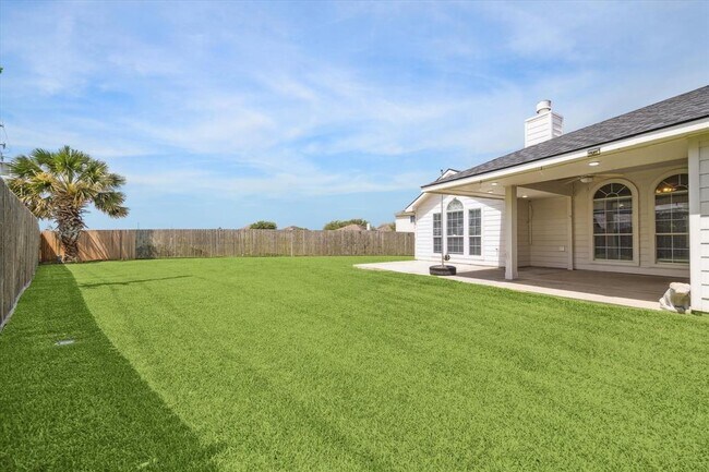 Building Photo - 7002 Bossut Dr