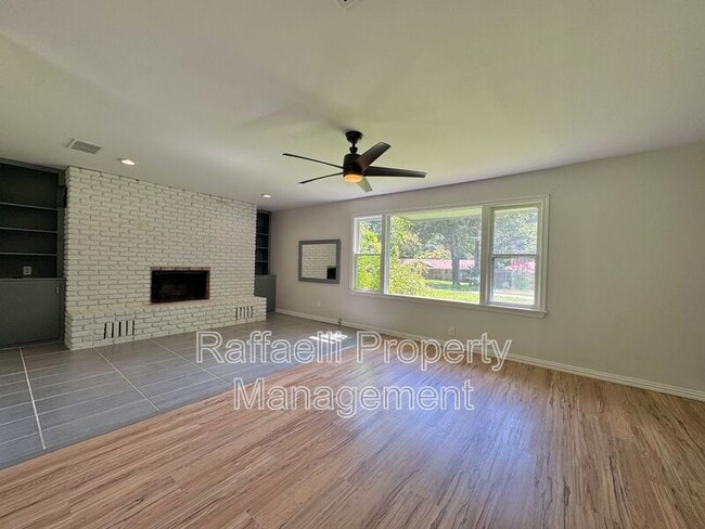 Building Photo - 3901 Wood St