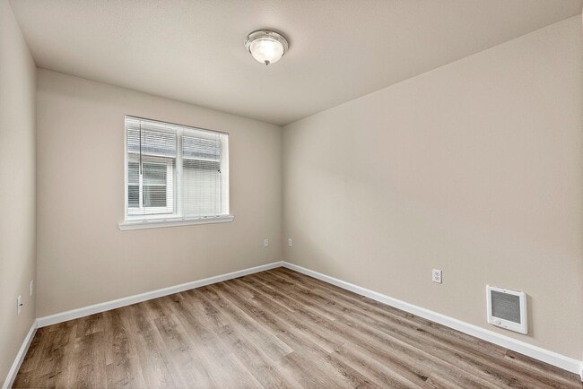 Building Photo - Invest LLC 4330