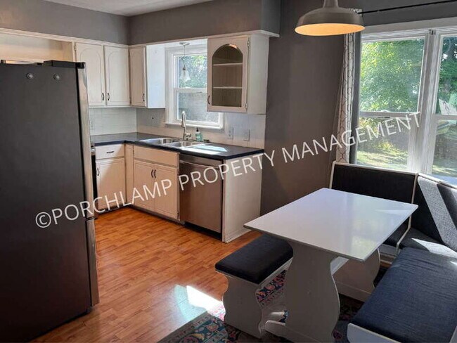 Building Photo - 2621 Coit Ave NE