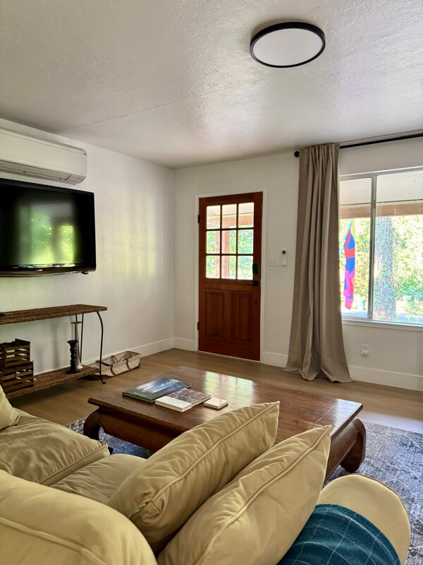 Building Photo - 2633 Crystal Springs Rd