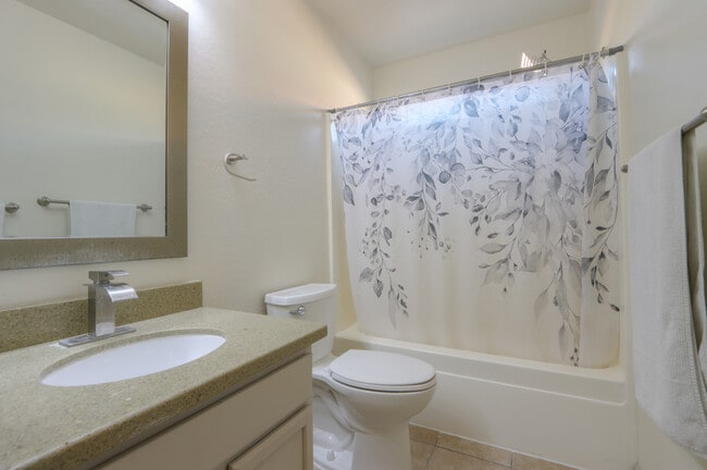 Building Photo - 43749 W Magnolia Rd