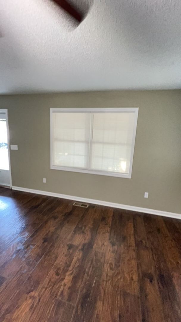 Building Photo - 4 Bedroom, 3 Bath home in the country.