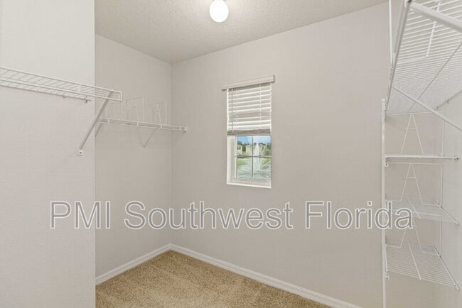 Building Photo - 5940 Silver Sage Wy