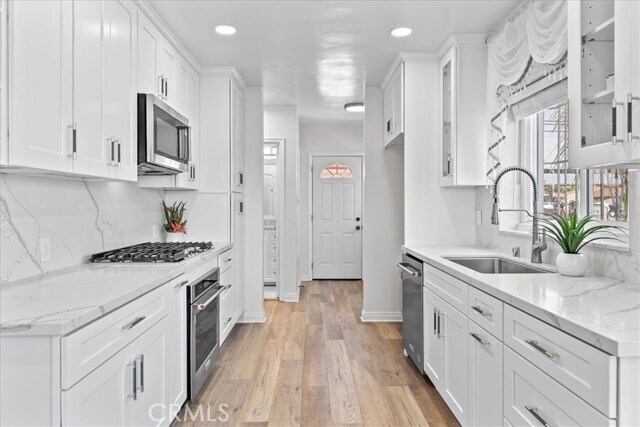 Building Photo - 9801 S Hobart Blvd