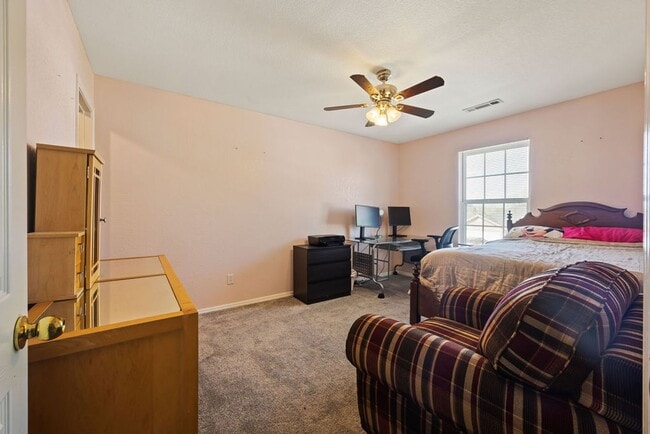 Building Photo - Beautiful 3-bedroom 2.5 bath Home in Bento...