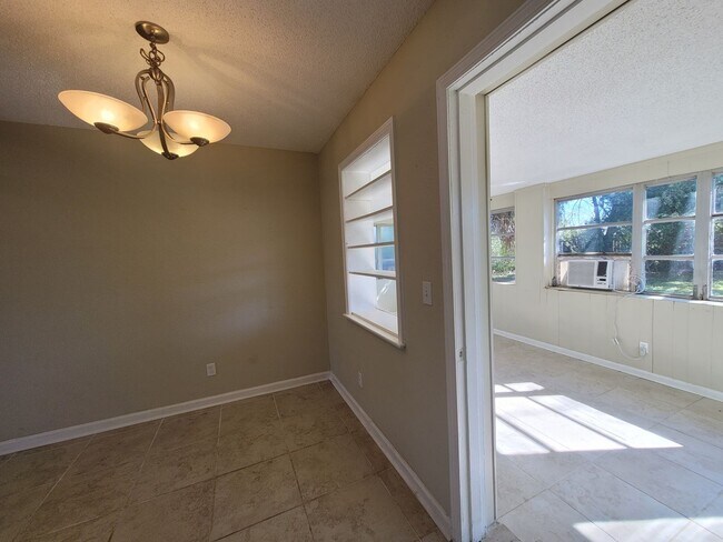 Building Photo - 331 Emory Dr