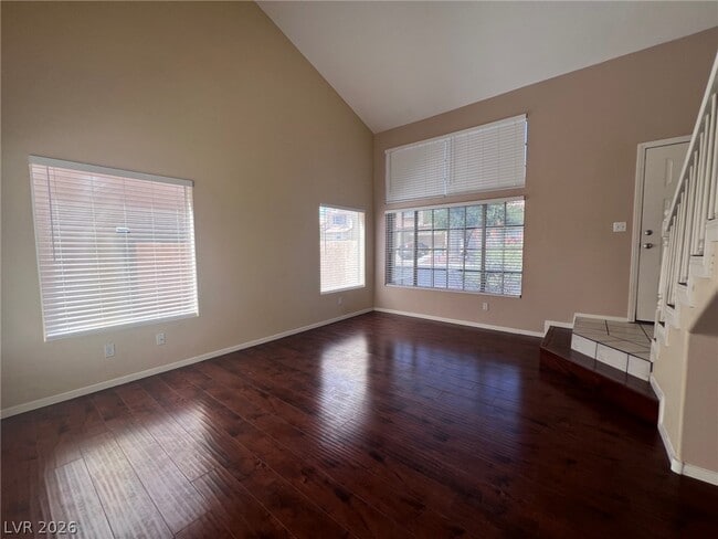 Building Photo - 3440 Middle View Dr