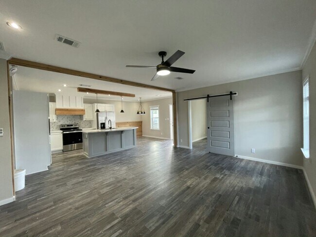 Building Photo - 52 Orange Blossom St