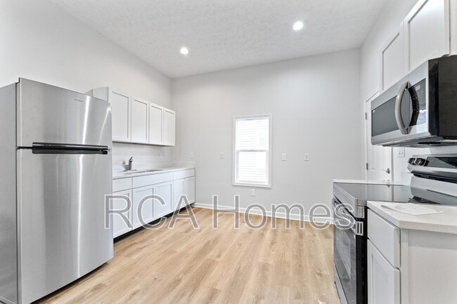 Building Photo - 23 N Gray St