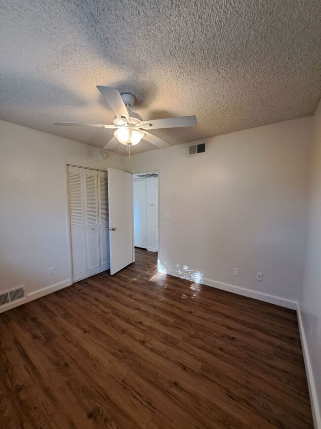 Building Photo - Beautiful 3-Bed, 2-Bath Fresno Home!