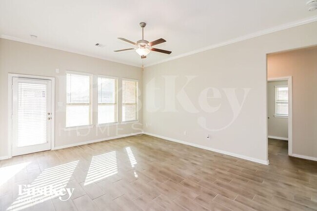 Building Photo - 1648 Breezewood Dr