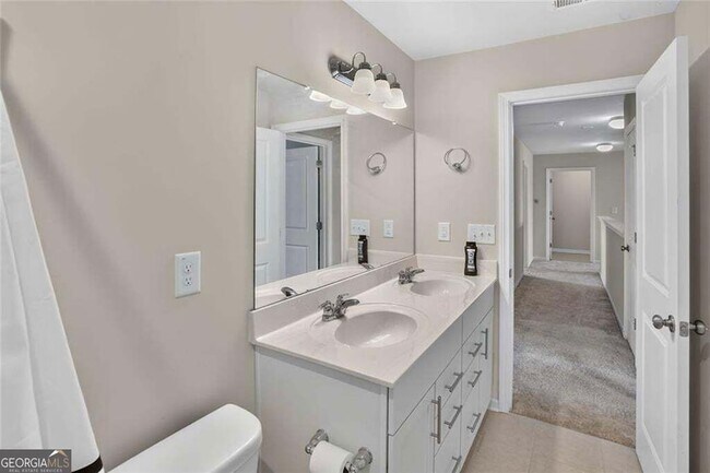 Building Photo - 616 Blue Ash Ct