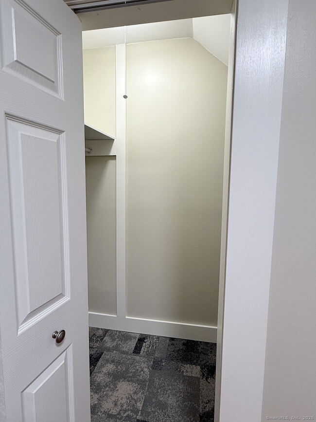 Building Photo - 69 South St