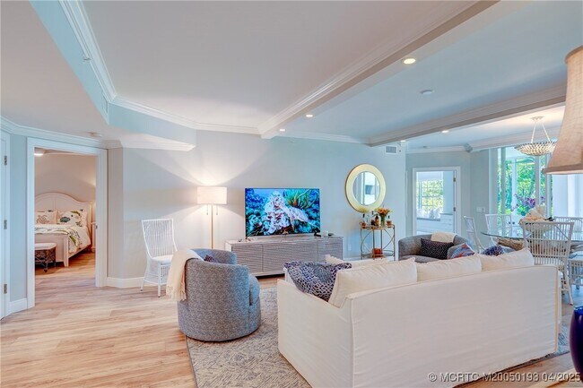 Building Photo - 5799 NE Island Cove Way