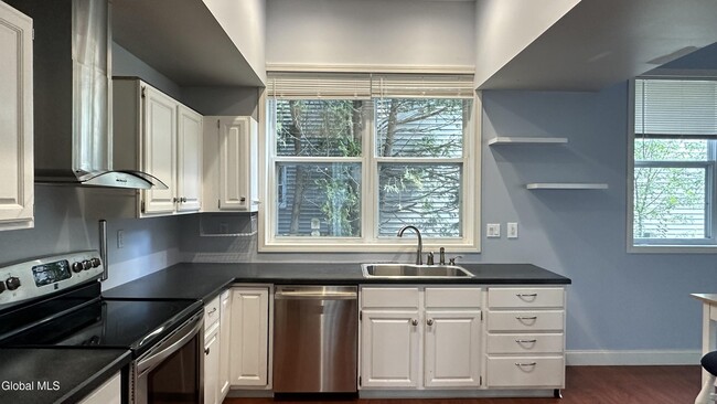 Building Photo - 21 Skylark Dr