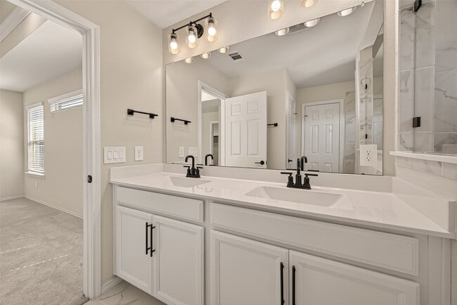 Building Photo - 3405 Knighton Hill Dr