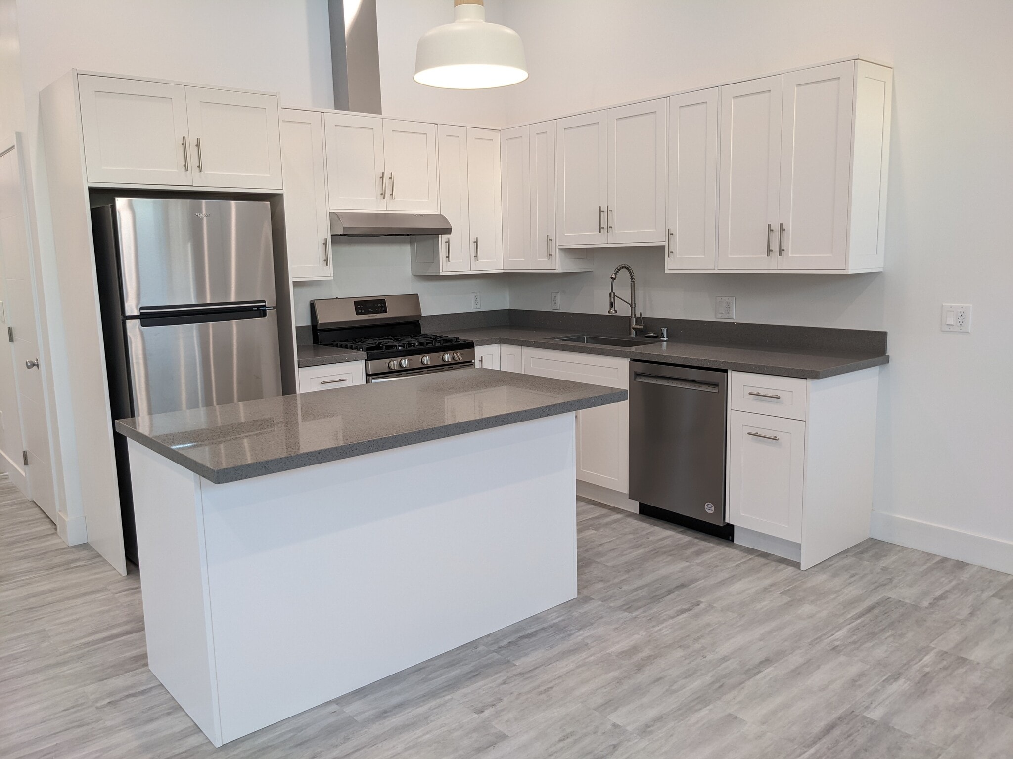 Kitchen Area - 17051 Labrador St