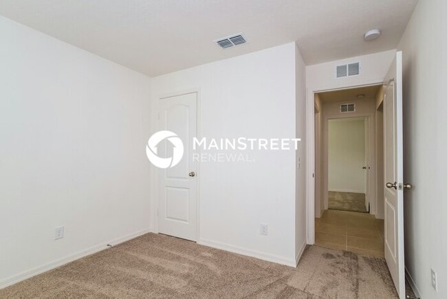 Building Photo - 3 Bedroom Pet-Friendly Home in Dundee, FL with Main Street Renewal