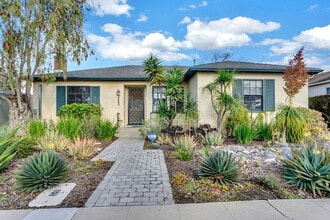 Building Photo - 4865 Lucille Pl