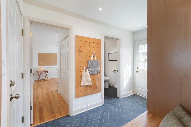 Building Photo - 1441 Calcutta Ln