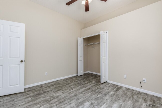 Building Photo - 1474 W Pringle Pl