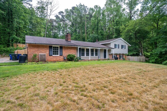 Building Photo - 4222 Arbutus Dr