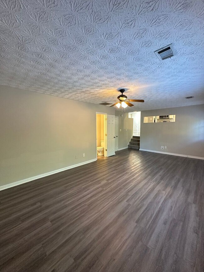 Building Photo - Beautiful Kennesaw Home For Rent!