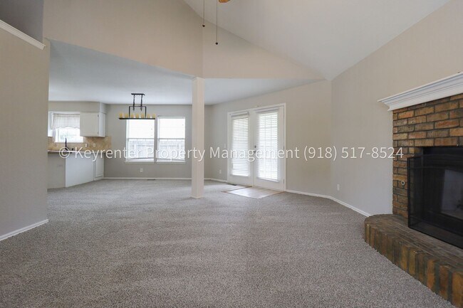 Building Photo - 3 Bed | 2.5 Bath in Jenks!