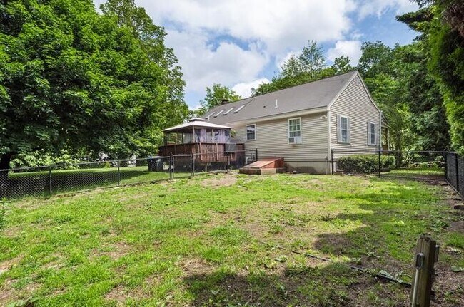 Building Photo - 328 Pierce St