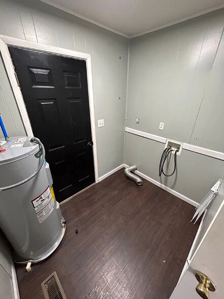 Building Photo - 84 Silver Dr