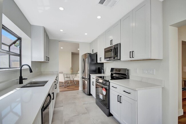 Building Photo - 21440 Campo Allegro Dr