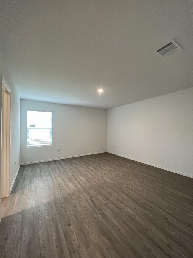 Building Photo - 13819 Llama Pl