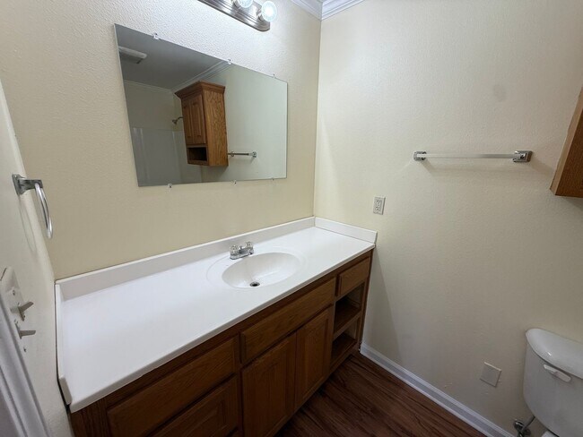 Building Photo - 3913 Hobbs Dr