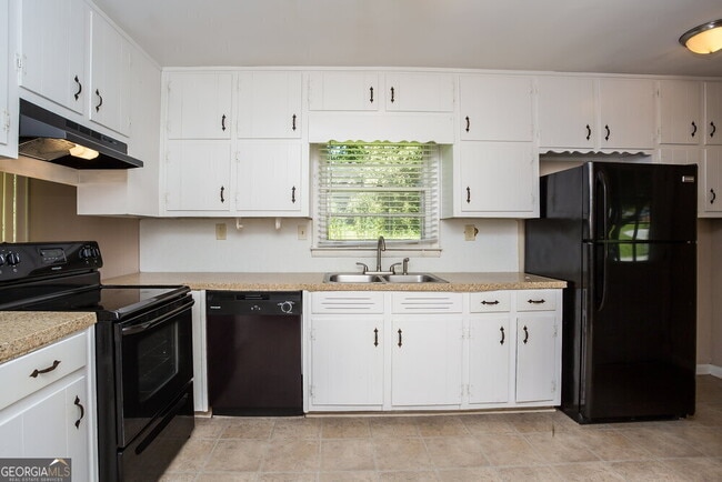 Building Photo - 1909 Argonne Dr