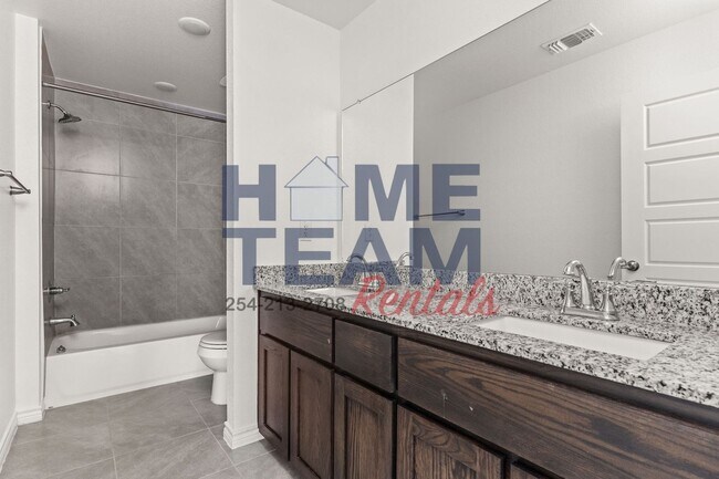 Building Photo - 305 Agua Chiquita Ct