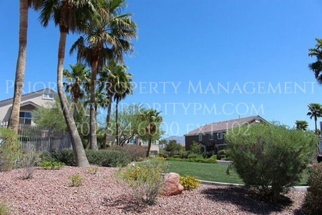Building Photo - Beautiful 1600+ sq ft.  3 bedroom ~ UPGRADED!