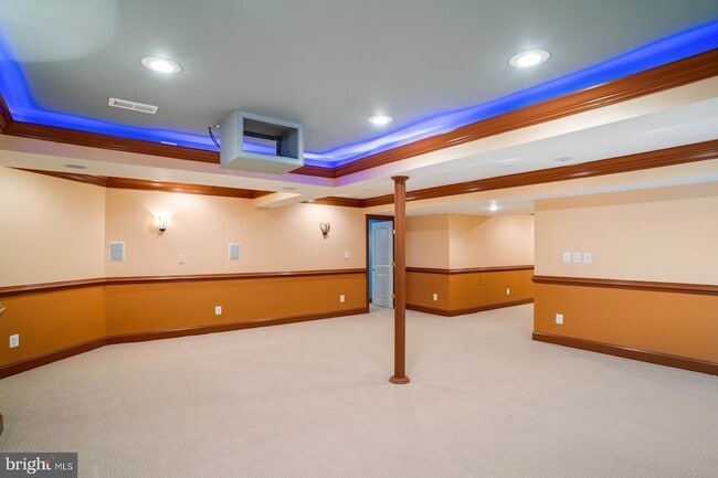 Building Photo - 43513 Lucketts Bridge Cir