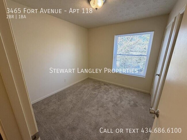 Building Photo - 3465 Fort Ave