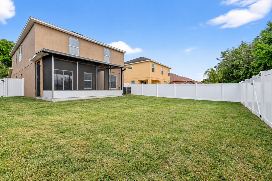 Building Photo - 10629 Shady Preserve Dr
