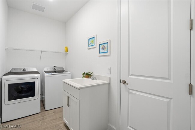 Building Photo - 44481 Mesquite Ln