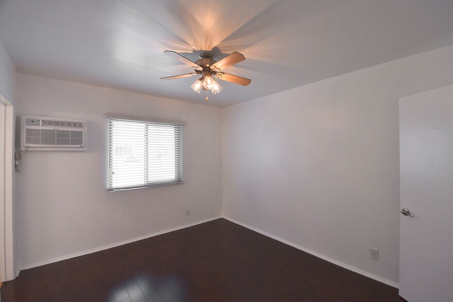 Building Photo - 10645 Valley Spring Ln