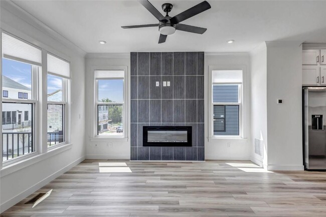 Building Photo - 16507 Honey Locust Dr