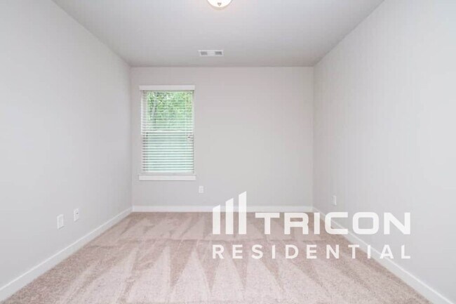 Building Photo - 2021 Hamilton Hill Dr